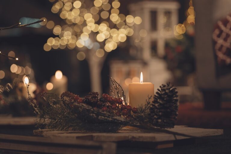 How to Create a Cozy Atmosphere with Scented Candles